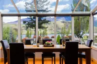 The Shan's Lodge Hotels in Lake Hayes