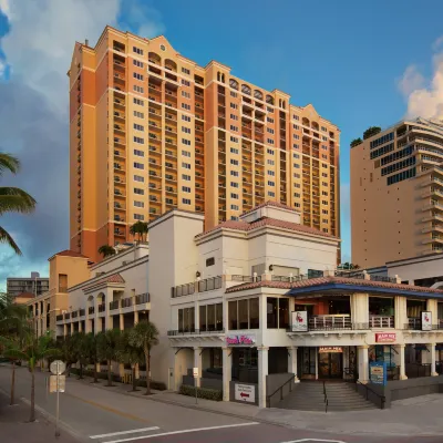 Marriott's BeachPlace Towers Hotels near Las Olas Beach