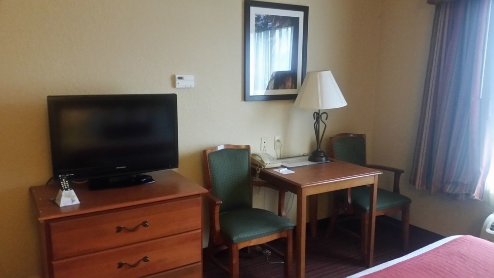 Best Western Plus Strawberry Inn & Suites