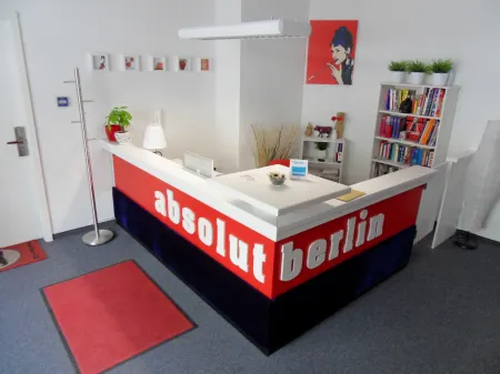 Pension Absolut Berlin Отели рядом с достопримечательностью «Музей Компьютерных Игр»