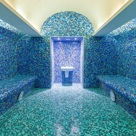 The Grand Gloria Hotel