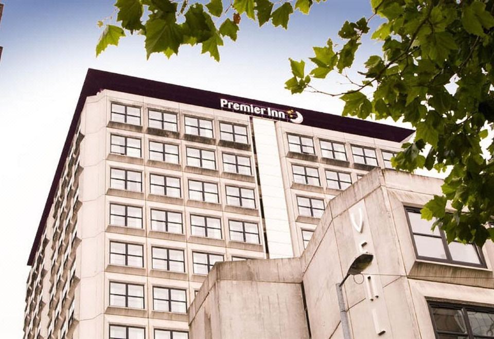 Premier Inn Glasgow City Charing Cross