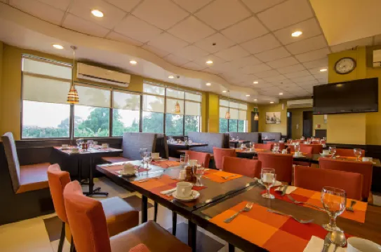 Microtel by Wyndham Batangas