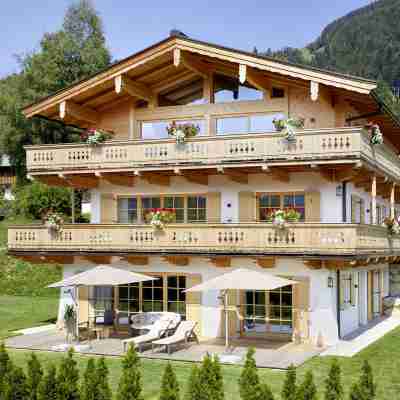 Tennerhof Luxury Chalets Hotel Exterior