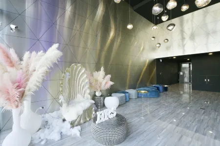 Hotel HSR Hesper Отели рядом с достопримечательностью «Taichung Wanhe Temple»