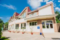 Golubaya Volna Hotel