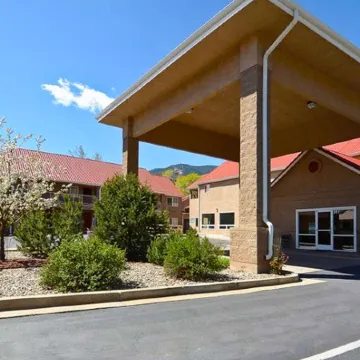 Magnuson Hotel Manitou Springs Отели рядом с достопримечательностью «Музей Гоуст Таун (Город-Призрак)»