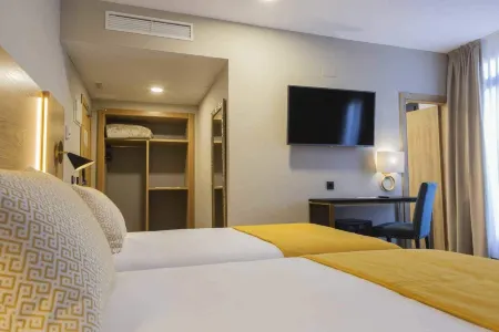 HOTEL ZENTRAL MAYORAL TOLEDO Отели рядом с достопримечательностью «Avenida Park»