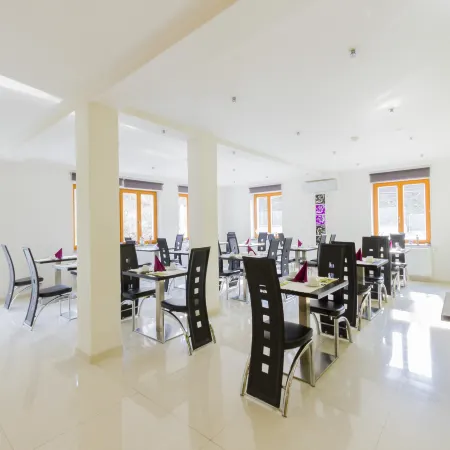 Hotel Herrmes Отели рядом с достопримечательностью «Белая гора»