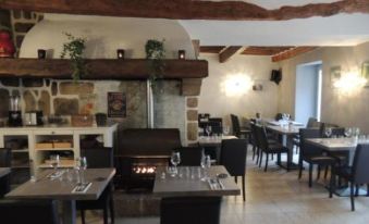 Hotel Restaurant la Calade - Housity