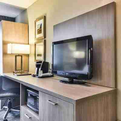 Comfort Inn Aeroport Rooms