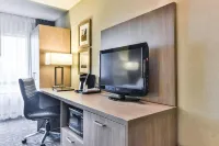 Comfort Inn Aeroport Hotels near Arena Leo Crepin