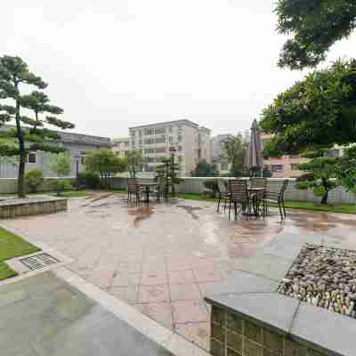 Golden Maple Hotel Hotel Exterior