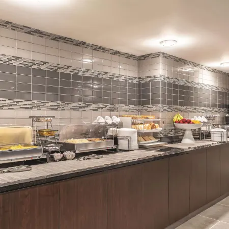 La Quinta Inn & Suites by Wyndham Columbia / Fort Meade