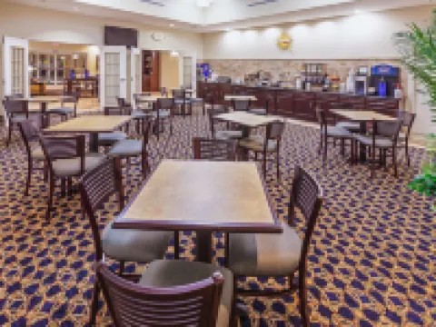 La Quinta Inn & Suites by Wyndham Alvin Hoteles en Alvin