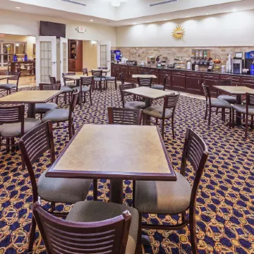 La Quinta Inn & Suites by Wyndham Alvin