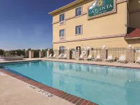 La Quinta Inn & Suites by Wyndham Alvarado - Swimmingpools