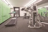 La Quinta Inn & Suites by Wyndham Pueblo - Gym