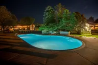 The Yankee Inn - Pools