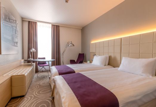 1. 홀리데이 인 부..