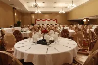 Pomeroy Hotel Fort St. John - Aamiainen