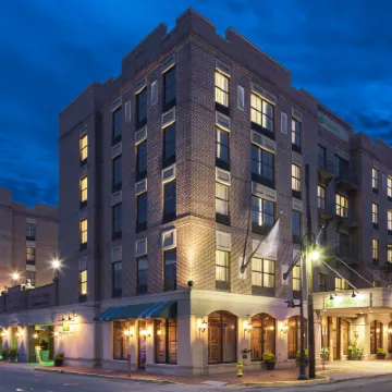 Holiday Inn SAVANNAH HISTORIC DISTRICT by IHG Hotels near Savannah River