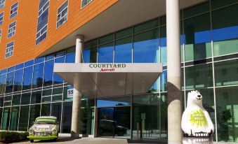4. Courtyar..