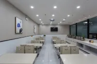 Starway Hotel (Shihezi Bus Terminal)