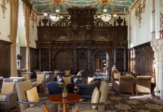 크루 홀 큐호텔의 고풍스러운 외관 이미지