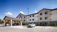 Best Western North Edge Inn Отели рядом с достопримечательностью «Колледж Додж-Сити Коммьюнити»