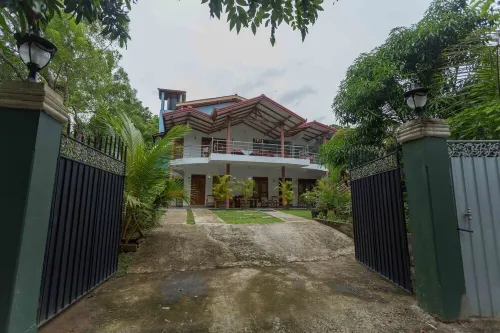 Rekawa Village Hotel Hotels in Ranna