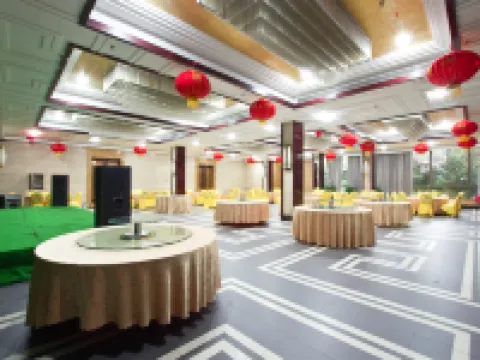 Xindu International Hotel Hotels in Luoshan County
