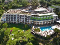 Grand Hotel President Отели рядом с достопримечательностью «Пляж Леонеллис»