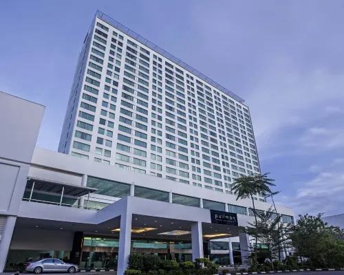 Pullman Kuching Hotels near Cat Museum
