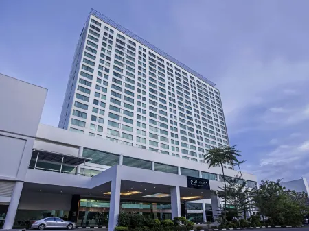 Pullman Kuching Отели рядом с достопримечательностью «New Sarawak State Legislative Assembly Bldg»