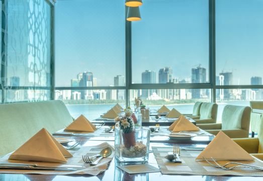 6. 콥톤 호텔 샤르..