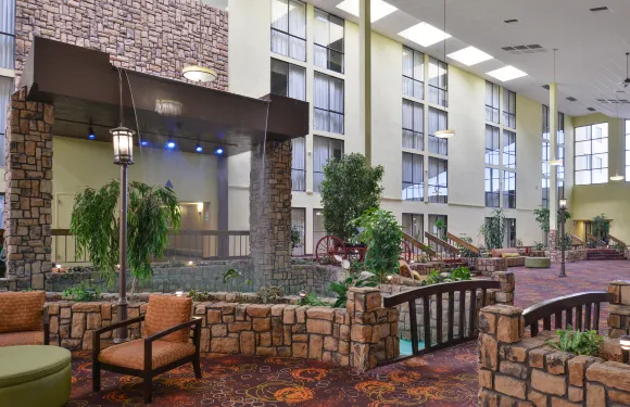 温德姆華美達廣場謝里登酒店及會議中心