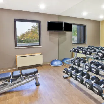 Holiday Inn Express DETROIT-WARREN (GM TECH CTR) by IHG