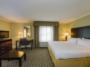 Holiday Inn Express & Suites Merrimack