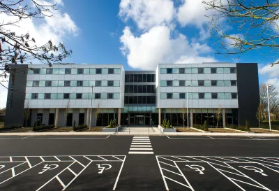 Heston Hyde Hotel