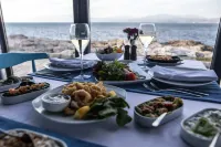 Maya Bistro Hotel & Beach
