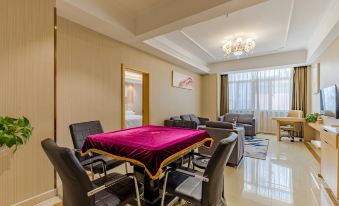 Vienna Hotel (Shou County Jingrun Central City)