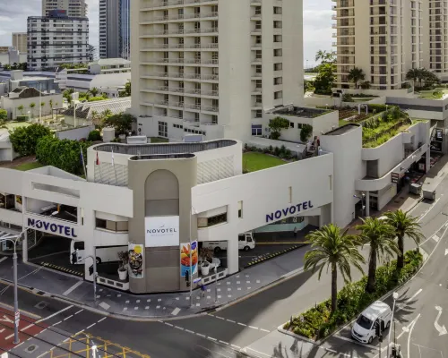 Novotel Surfers Paradise Hotels near SkyPoint Climb
