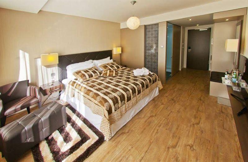 Hotel Vier Jahreszeiten Berlin City Reviews For 4 Star Hotels In Berlin Trip Com