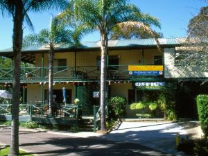 Batemans Bay Holiday Park & Hostel