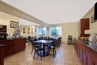 Super 8 by Wyndham Ithaca Hotels in Trumansburg