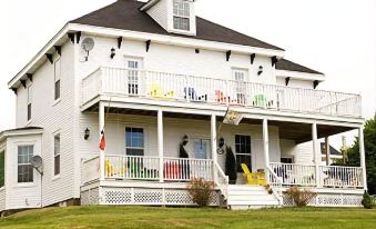 Dolan's Inn & Suites - Housity