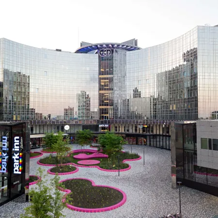 Park Inn by Radisson Amsterdam City West Отели рядом с достопримечательностью «Культурно-развлекательный комплекс Вестергасфабрик»
