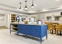 Country Inn & Suites by Radisson, Appleton Airport - Fox River Mall Area - Morgenmad