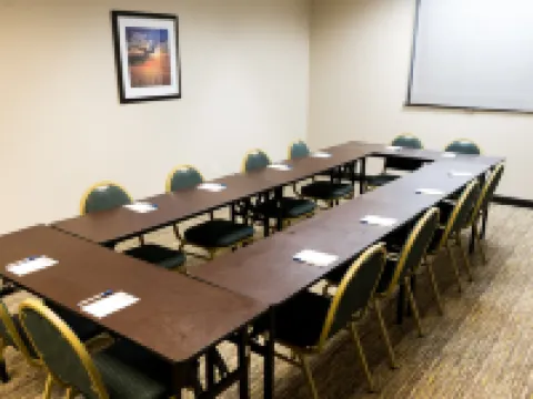 Candlewood Suites ST. JOSEPH/BENTON HARBOR by IHG 貝林縣酒店